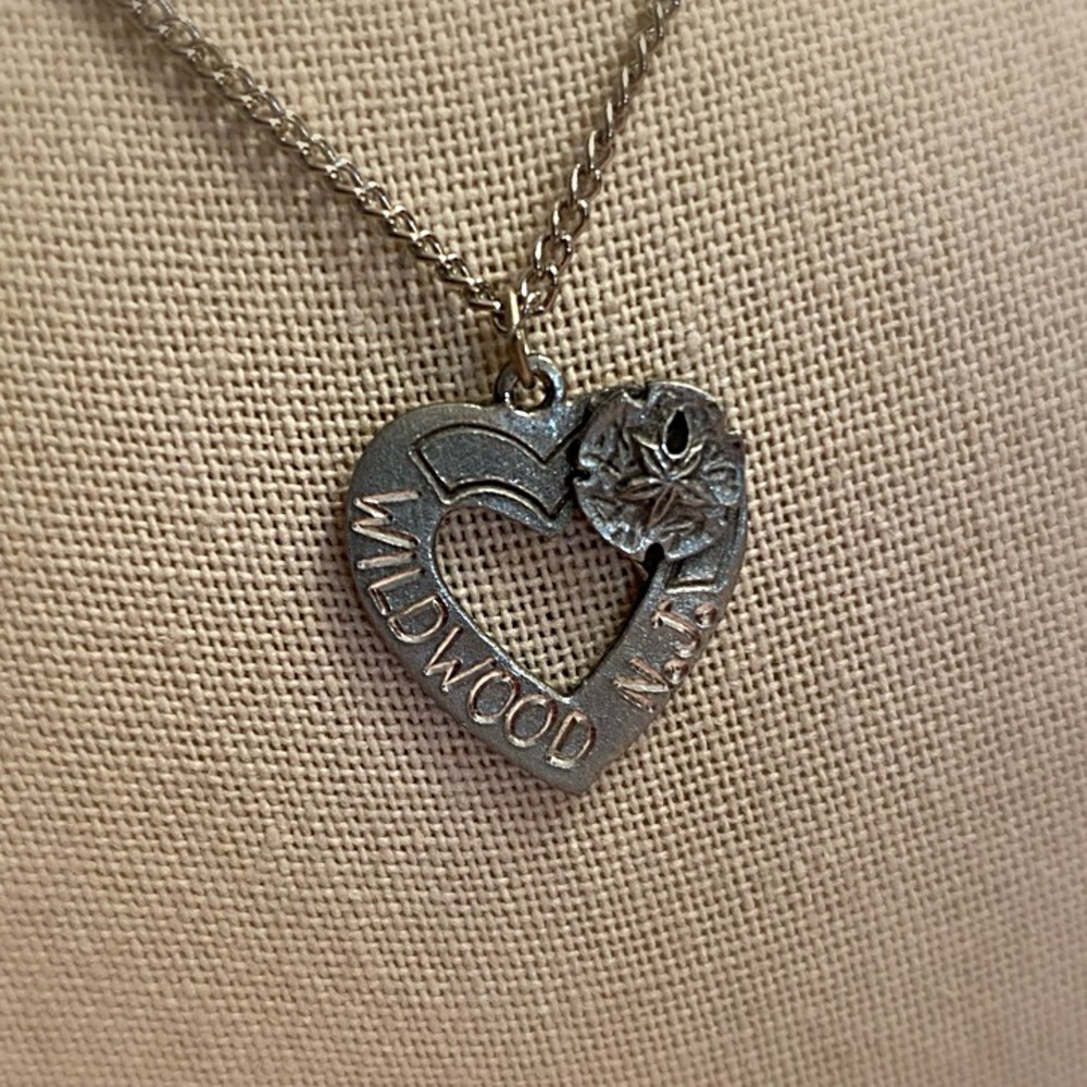 Vintage Wildwood Sand Dollar Heart Pendant Necklace